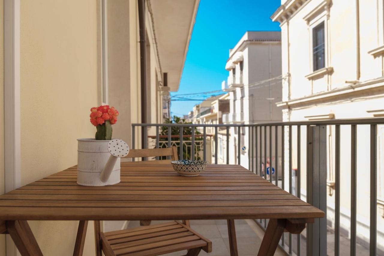 La Petite Erika Apartment Avola Exterior photo