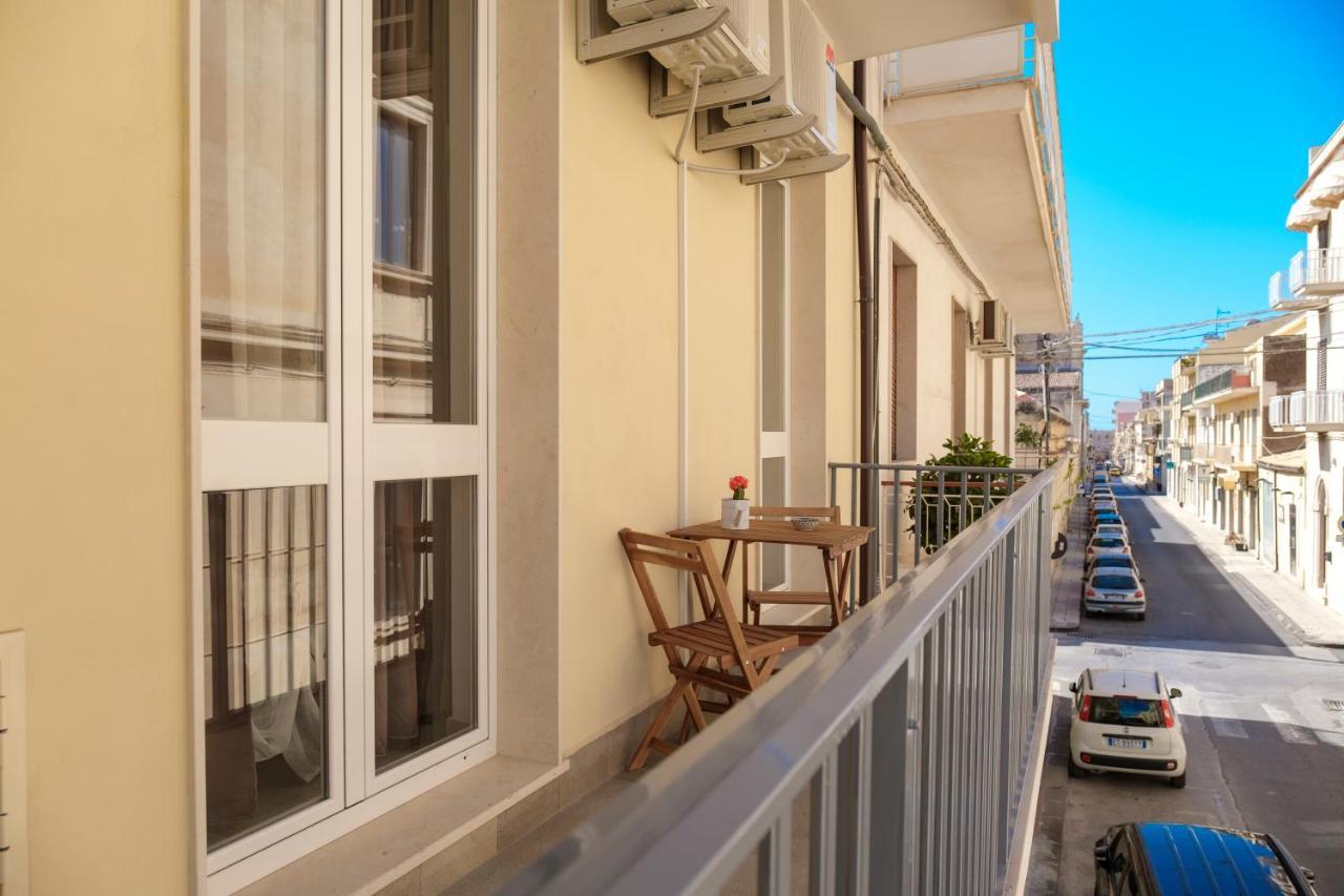 La Petite Erika Apartment Avola Exterior photo